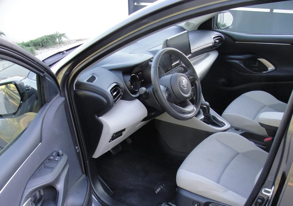 Toyota Yaris cena 54800 przebieg: 8000, rok produkcji 2023 z Bierutów małe 277
